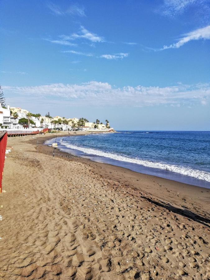 Apartamento Mar Azul, Primera Linea De Playa Sitio de Calahonda Kültér fotó
