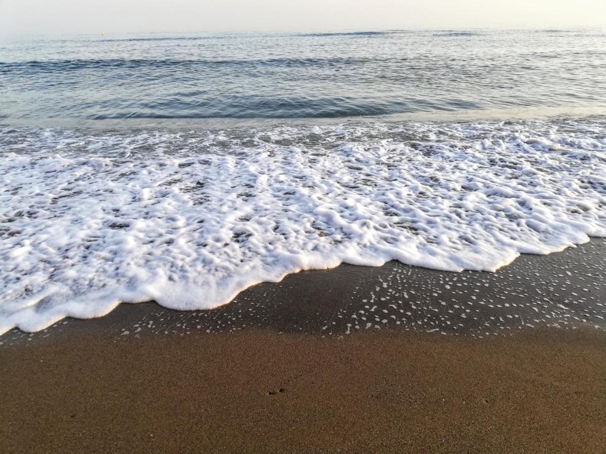 Apartamento Mar Azul, Primera Linea De Playa Sitio de Calahonda Kültér fotó