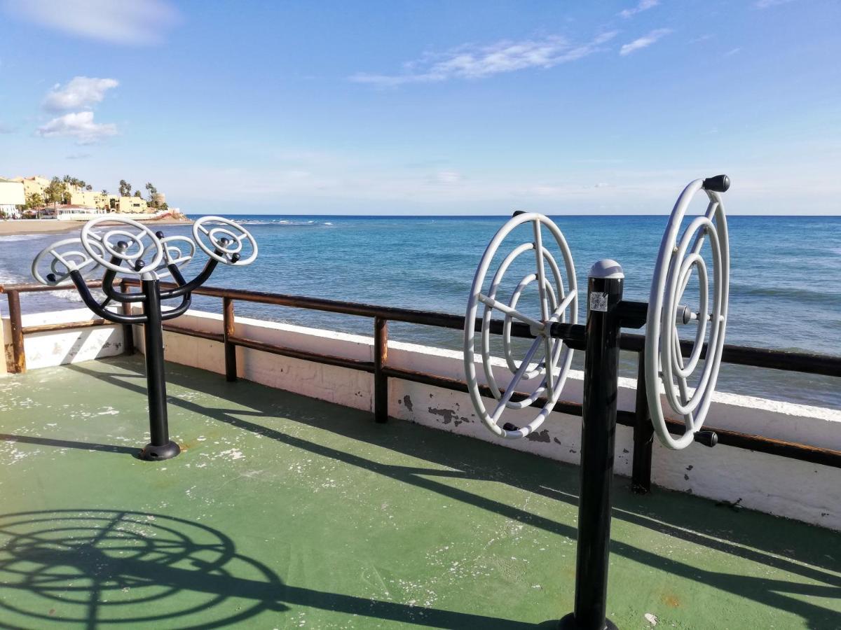 Apartamento Mar Azul, Primera Linea De Playa Sitio de Calahonda Kültér fotó
