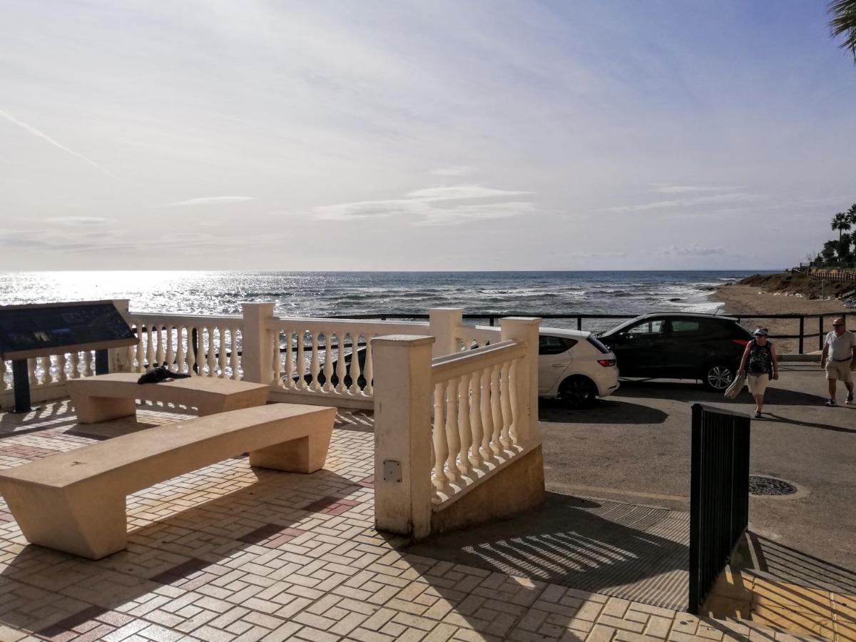 Apartamento Mar Azul, Primera Linea De Playa Sitio de Calahonda Kültér fotó